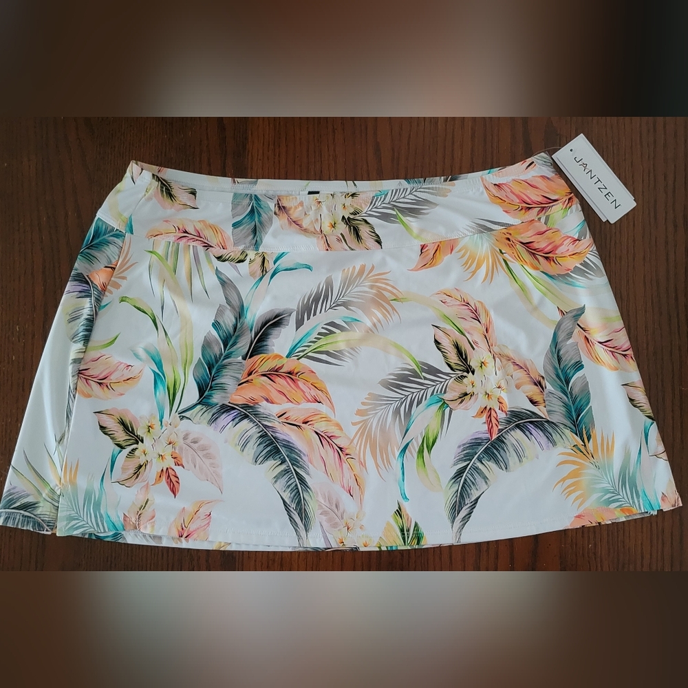 Jantzen Swim Skirt size 8 black Tropical Floral